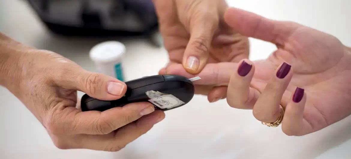 Diabetes e outras doenças crônicas podem ser causadas pelo consumo de bebidas açucaradas