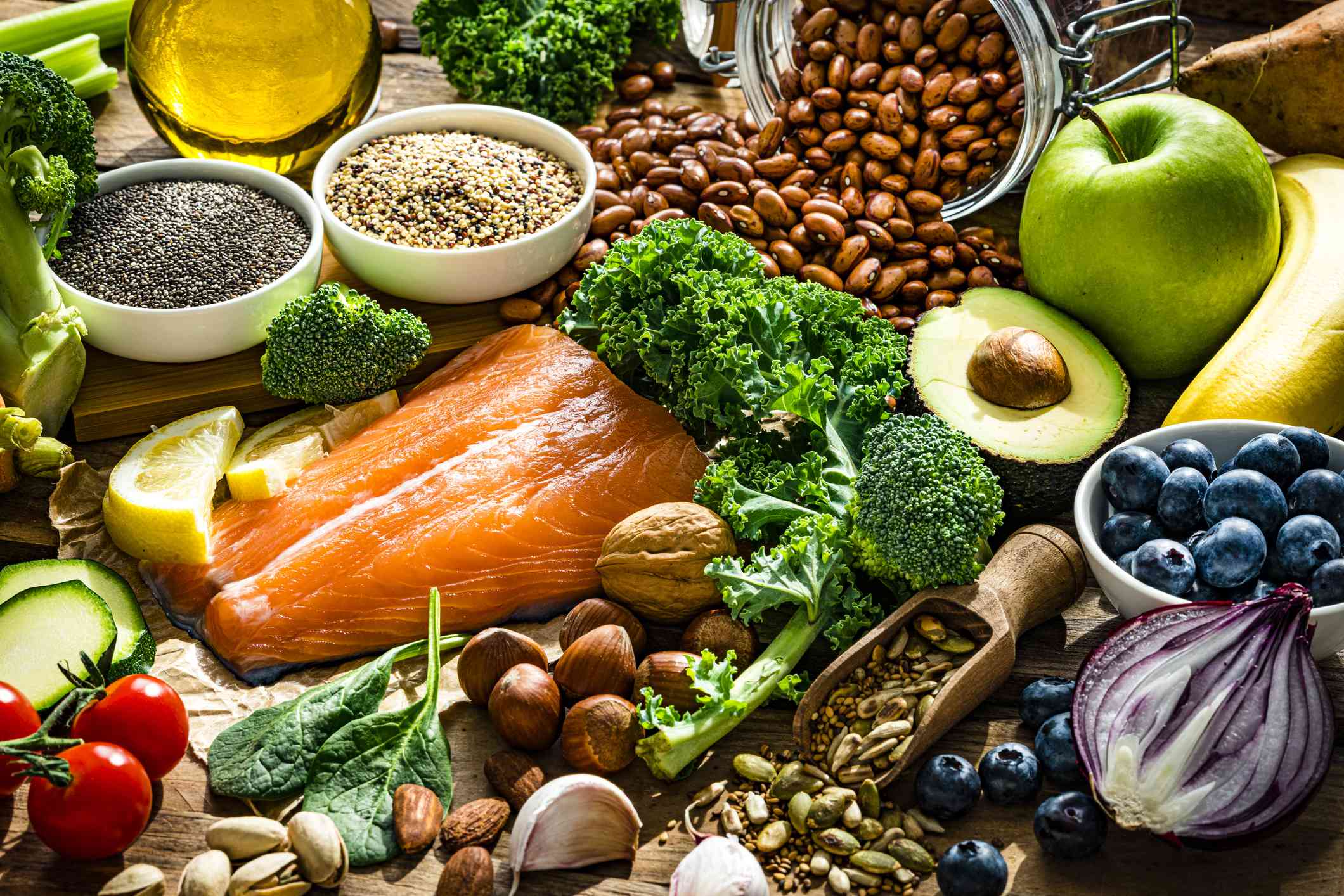 17 alimentos ricos em proteínas que batem em um shake de proteína