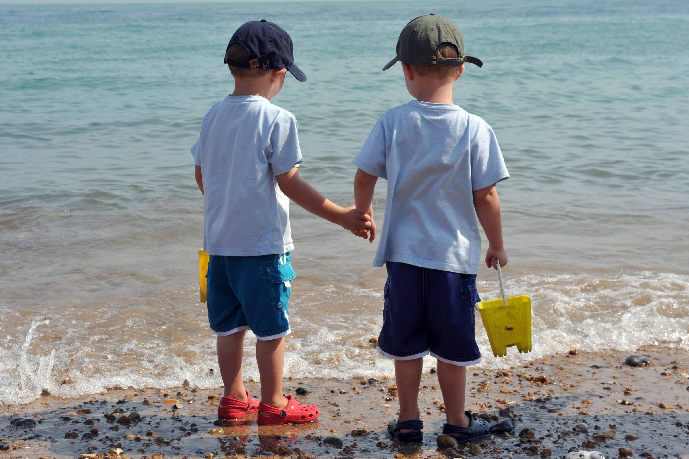 Gêmeos são alérgicos às mesmas coisas? - 11/05/2025 - Equilíbrio e Saúde