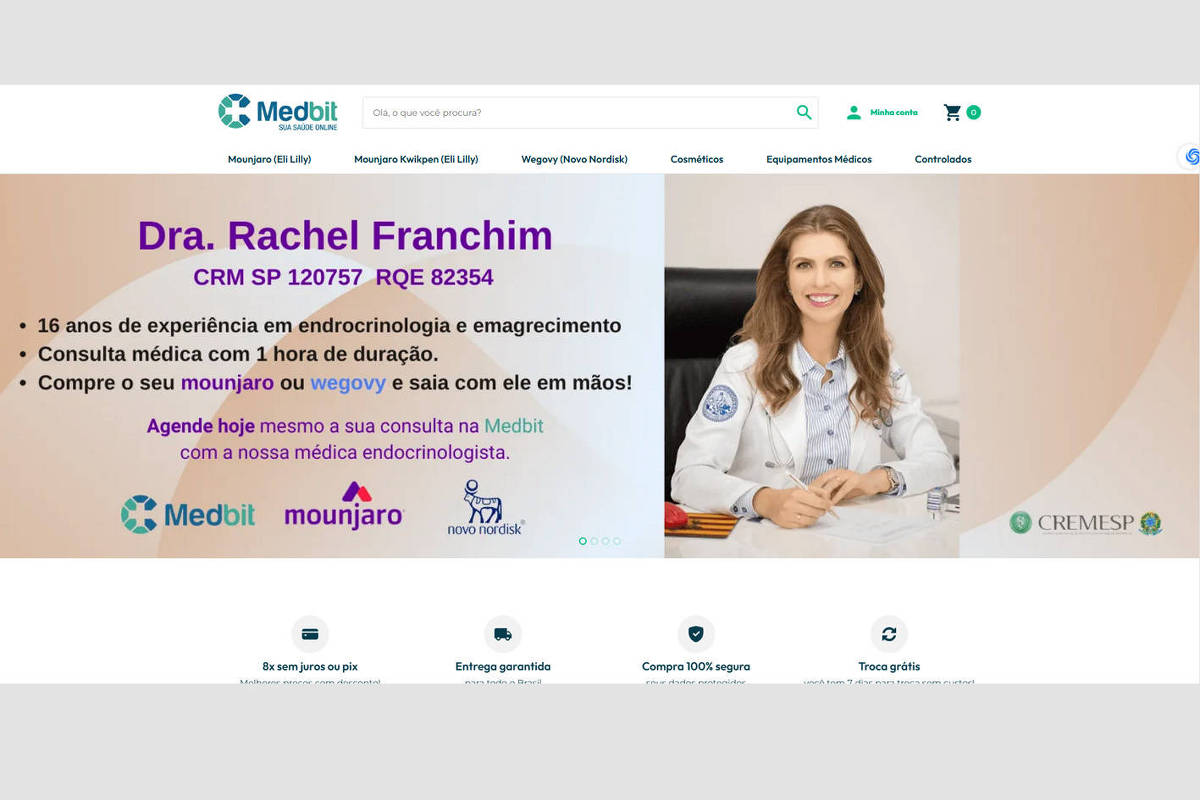 A imagem é uma captura de tela de um site que apresenta o nome da Dra. Rachel Franchim, com foto de uma médica que não é ela. O site destaca que ela possui 16 anos de experiência em endocrinologia e emagrecimento, e oferece consultas médicas com duração de uma hora. Há um convite para agendar consultas e informações sobre a compra de produtos relacionados à saúde. O layout inclui o logotipo da Medbit, que é falso, e do Mounjaro, além de um selo do CREMESP, falsamente colocado.