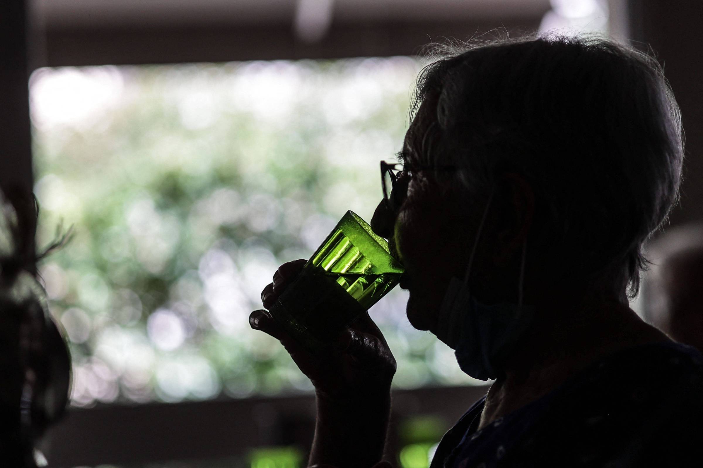 Governo Trump elimina limites a 'químicos eternos' na água - 15/05/2025 - Equilíbrio e Saúde