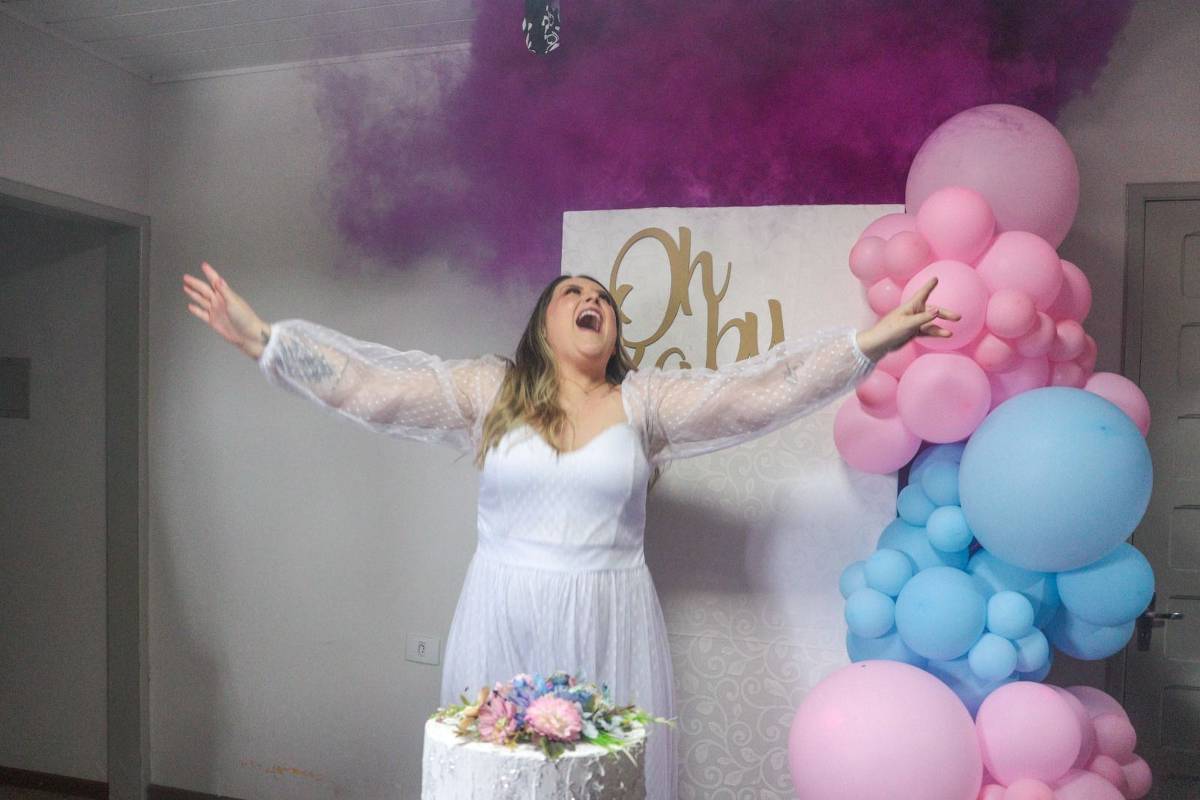 A esteticista Isabela Albarello, de Vista Alegre (RS), em seu chá revelação