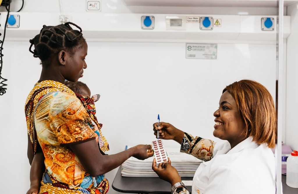 Cabo Delgado, Moçambique - Ancha comparece a uma consulta numa clínica móvel de saúde apoiada pelo Unfpa