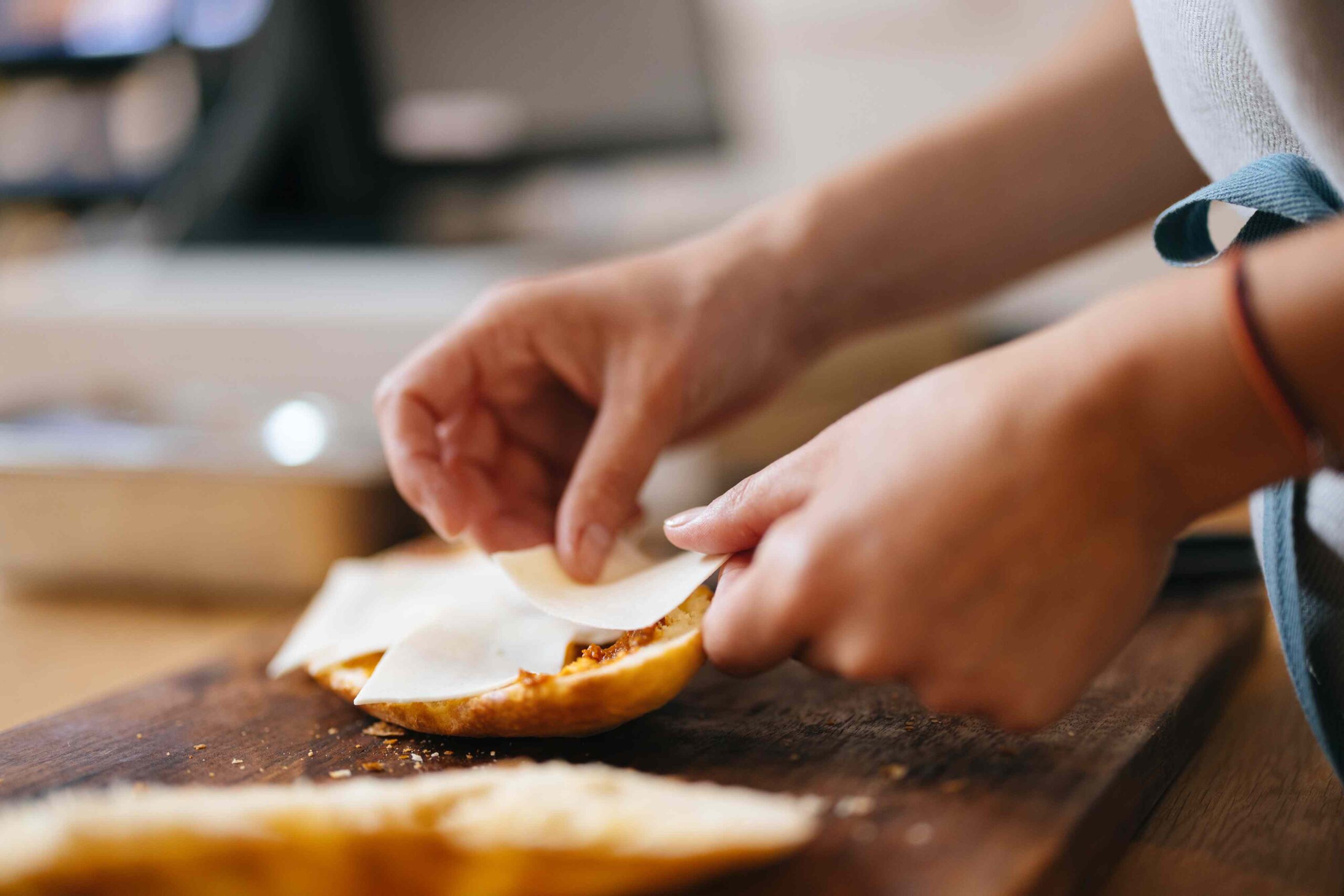 O que acontece com sua pressão arterial quando você come queijo todos os dias