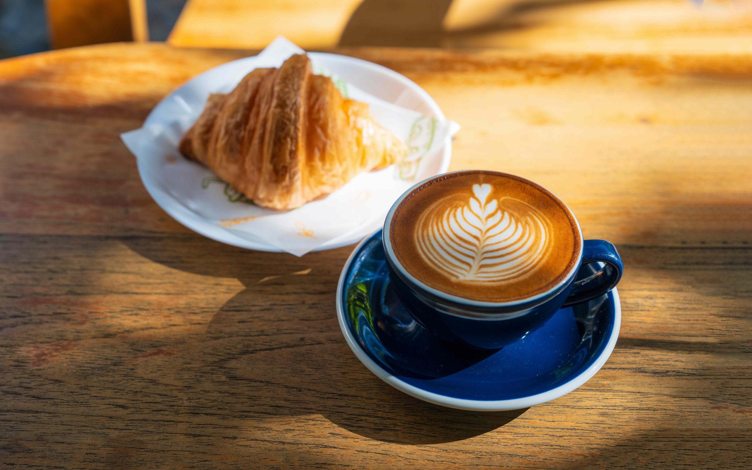 6 alimentos que você nunca deve misturar com café