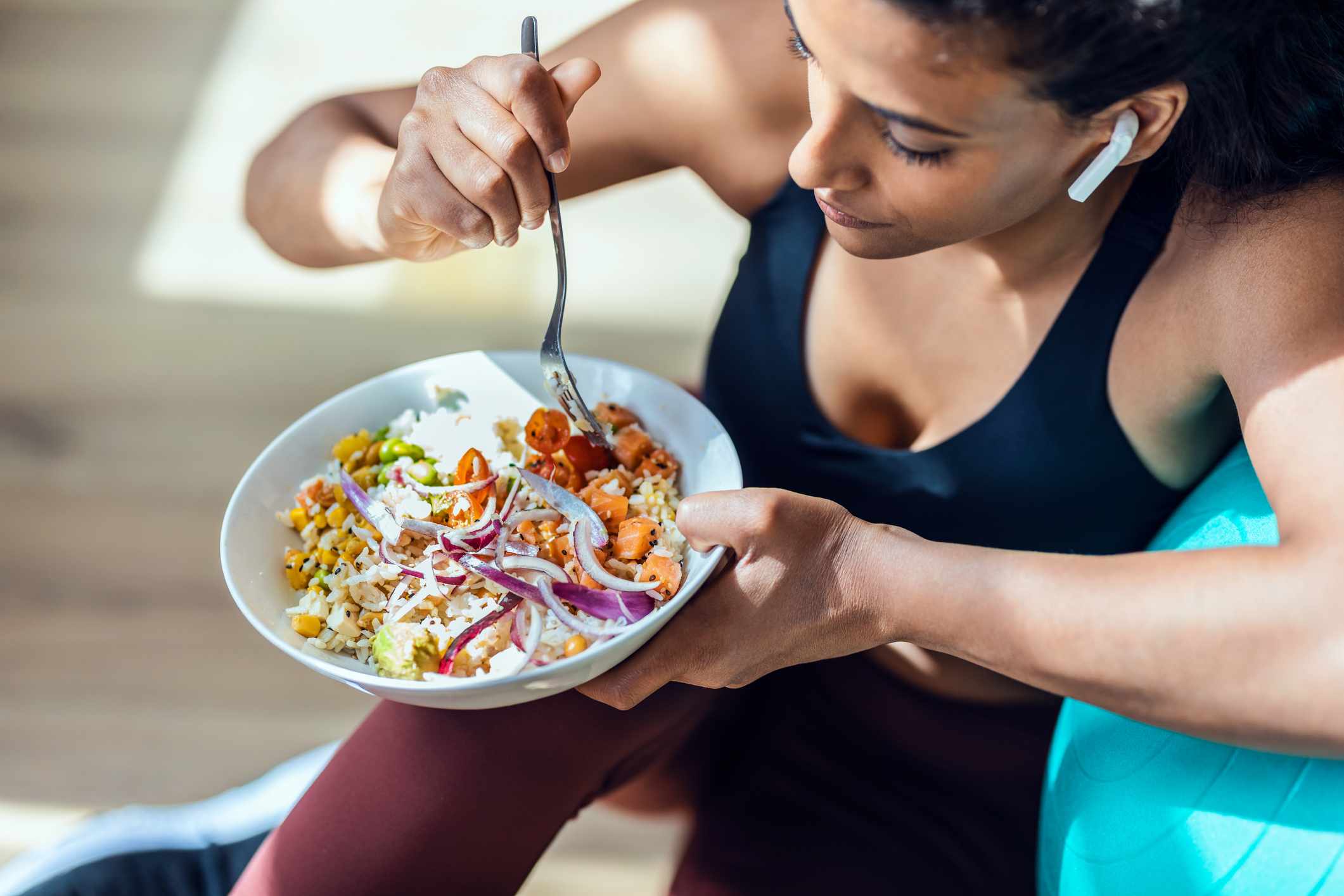 10 alimentos ricos em proteínas para atletas que ajudam a criar músculos e acelerar a recuperação