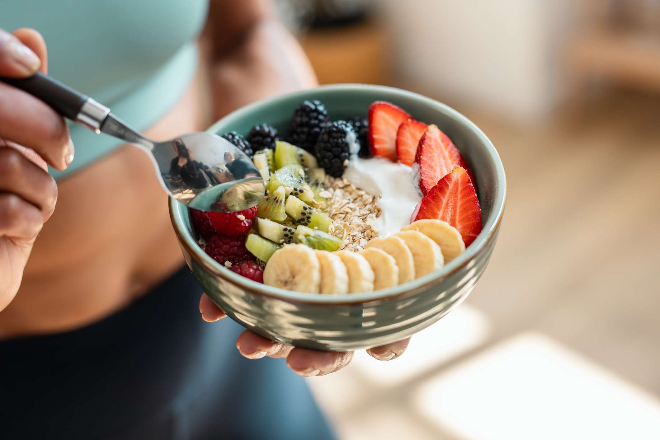 Você deve comer antes ou depois do treino para perder peso?