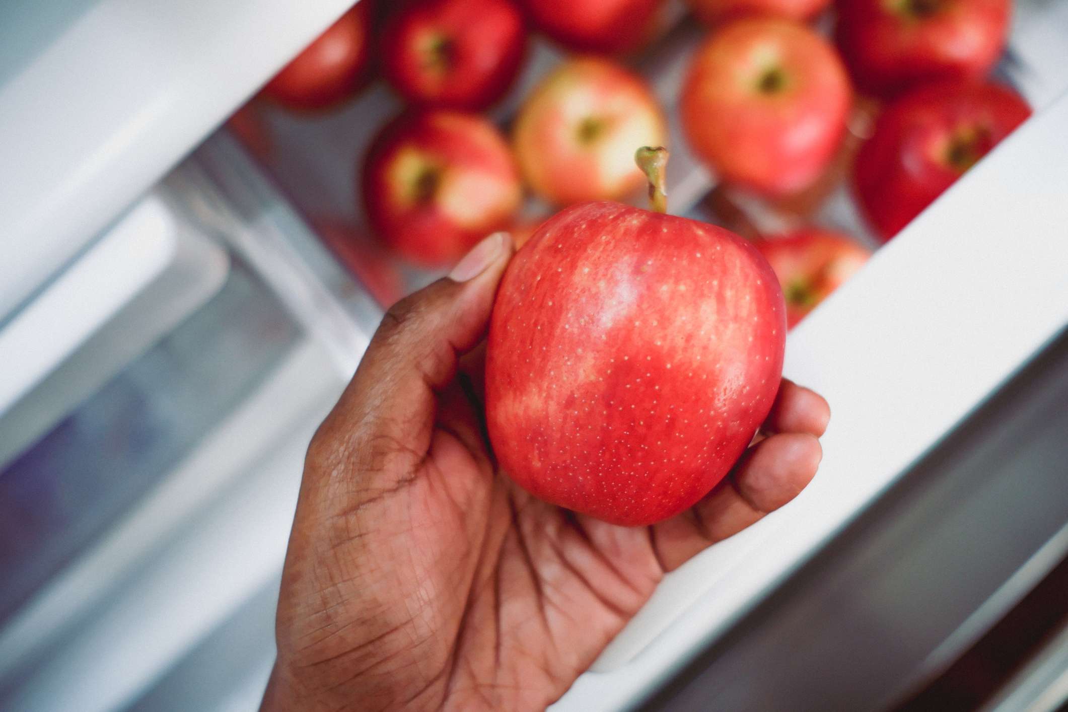 A melhor hora para comer uma maçã para digestão e perda de peso