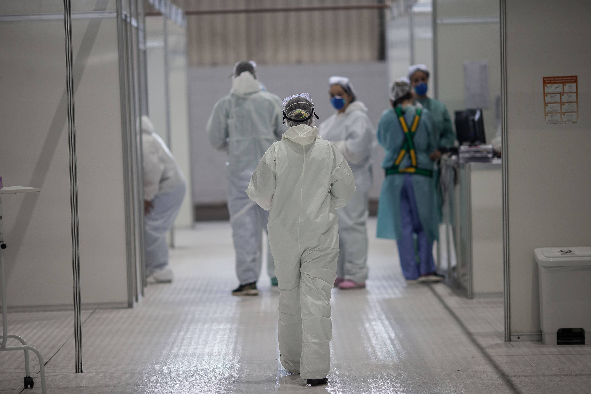 Meditação e música ajudaram profissionais de hospital de campanha a combater estresse - 28/11/2022 - Saúde Mental