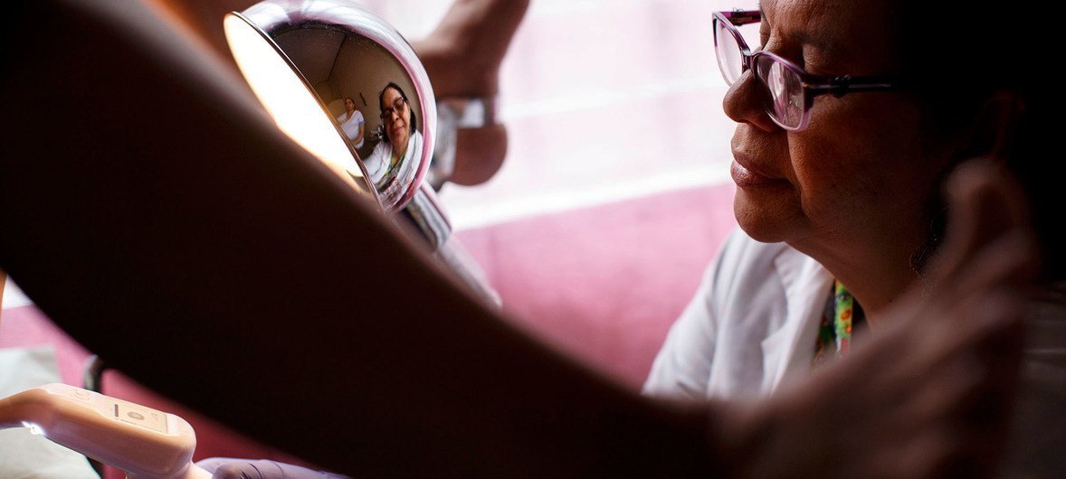 Os profissionais de saúde são fundamentais para acabar com o câncer do colo do útero