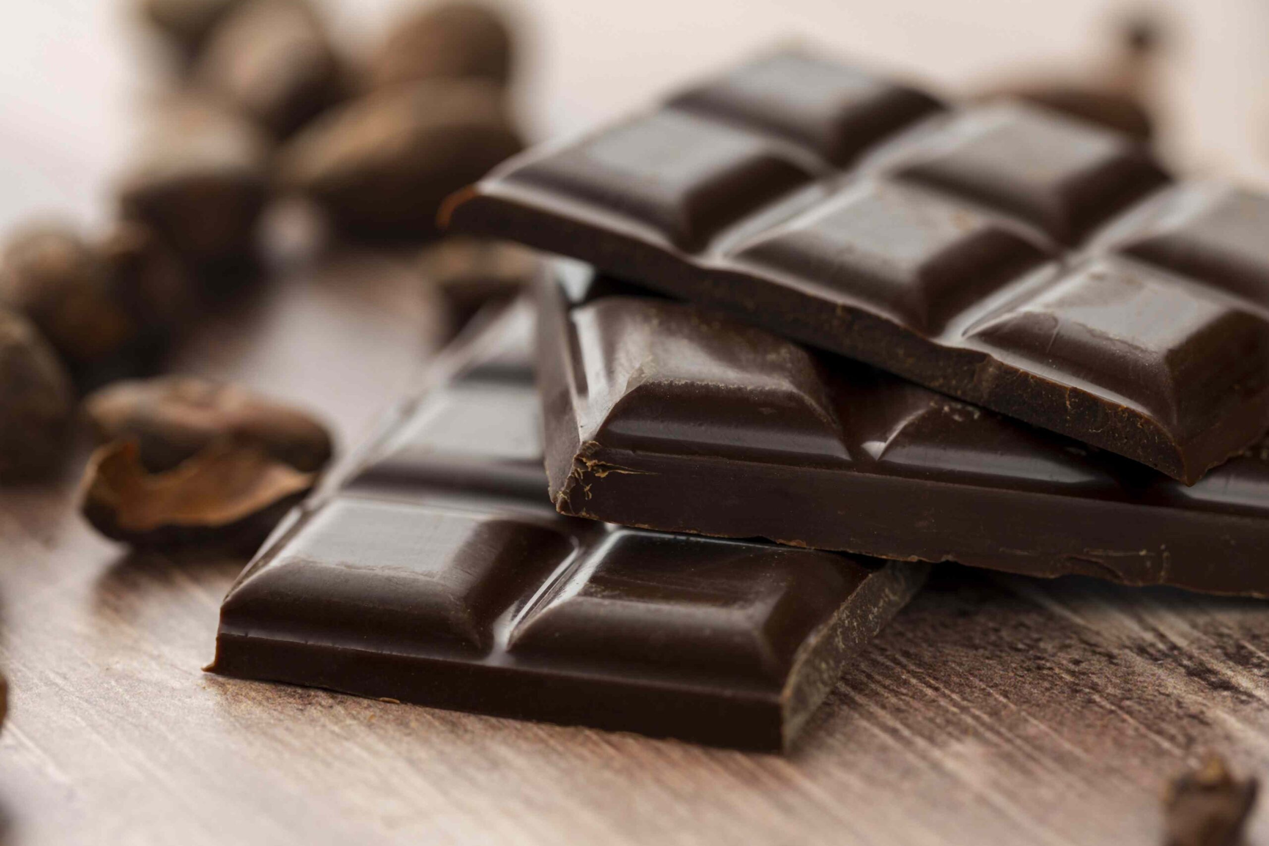 6 alimentos com mais magnésio do que chocolate amargo