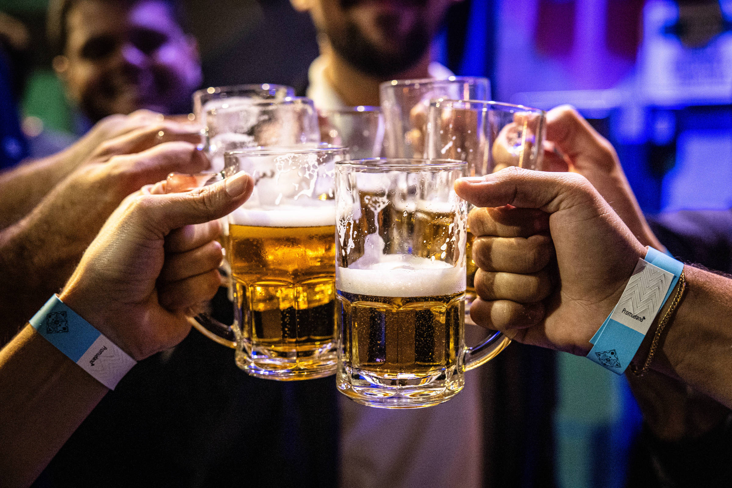 Bebidas com metanol tinham mesmo preço que originais – 26/01/2026 – Equilíbrio e Saúde