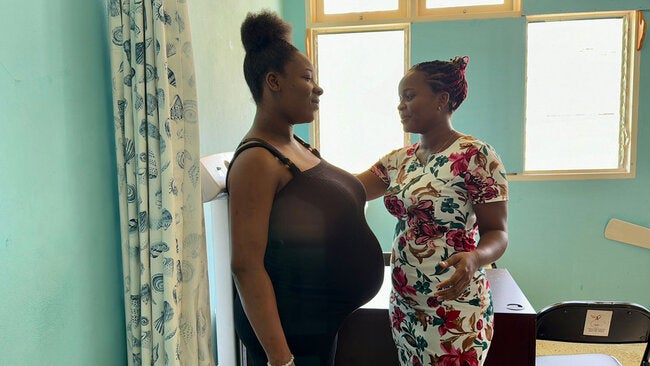 OPAS pede intensificação de esforços para garantir maternidade segura nas Américas - OPAS/OMS